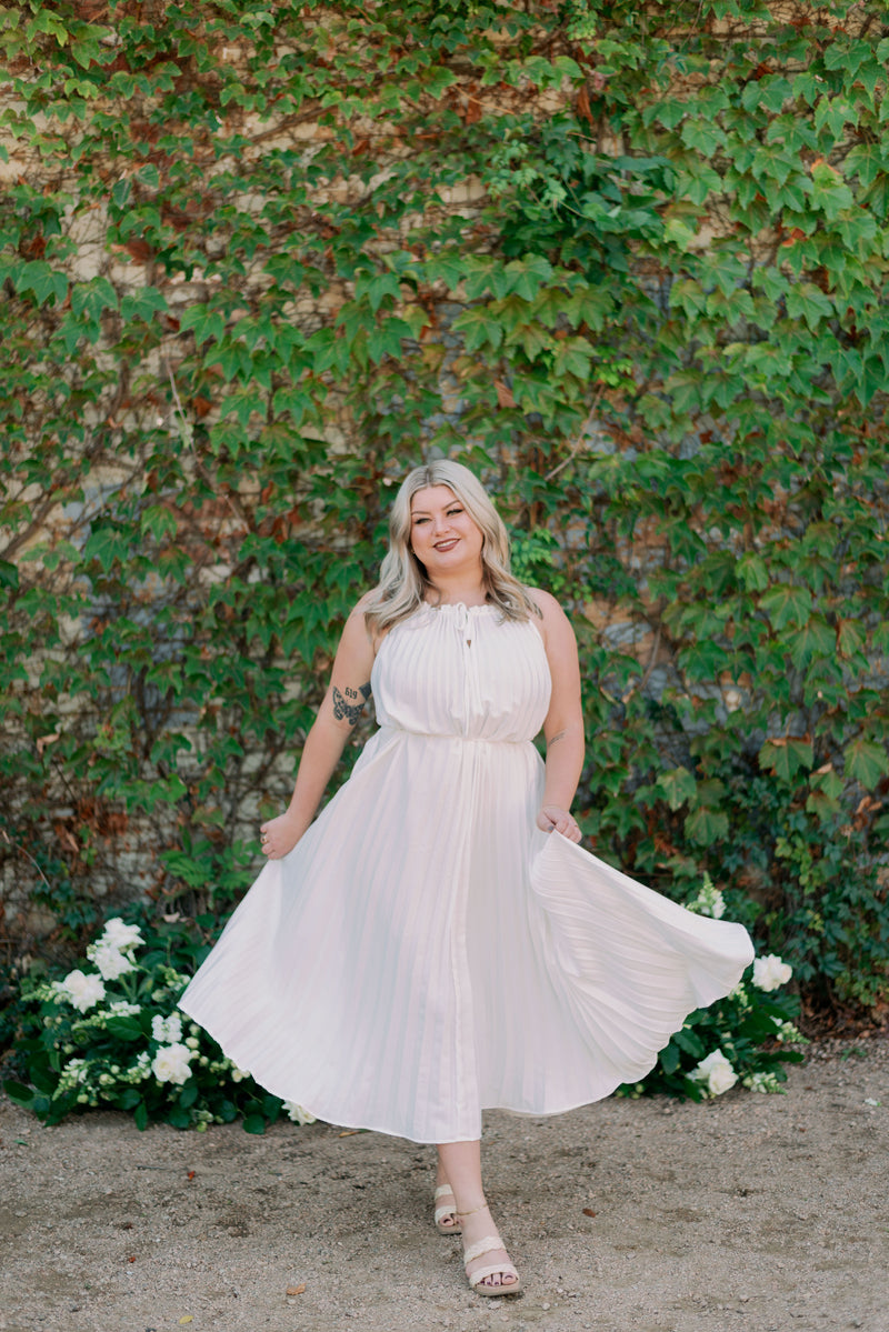 Quinn- Flowy Pleated Mid-Calf Midi Dress (Plus) Quinn- Flowy Pleated Mid-Calf Midi Dress (Plus)